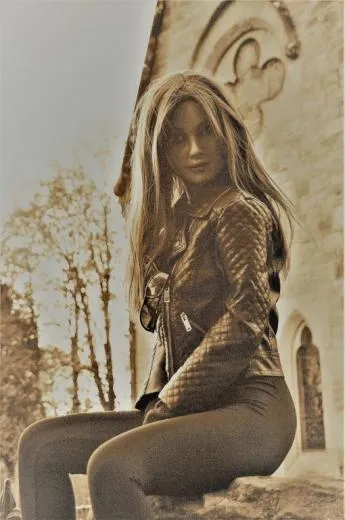 Hellen Park 155cm Muneca Amor - Image 7