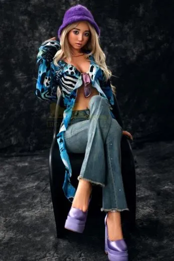 Suki 167cm silikondocka - Image 5