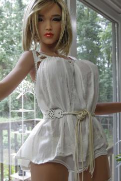 6YE DOLL LARISSA 165CM